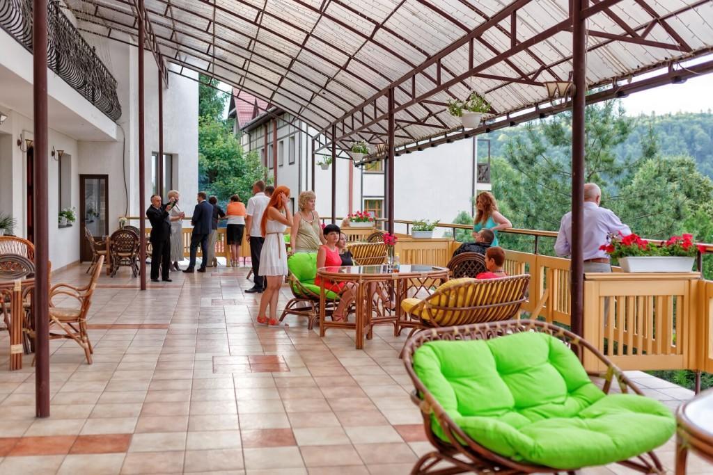 Karpaty Hotel Yaremche Exterior photo